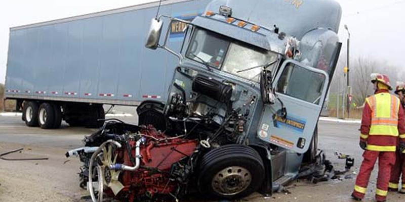 Why You Need a Truck Accident Lawyer After a Crash